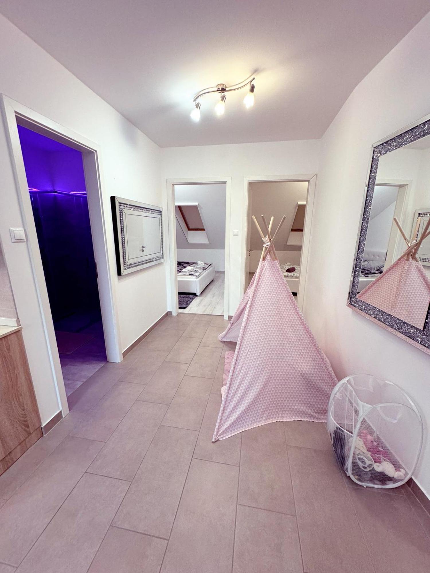 Exclusive Family Apartman Apartment Pecs Ngoại thất bức ảnh