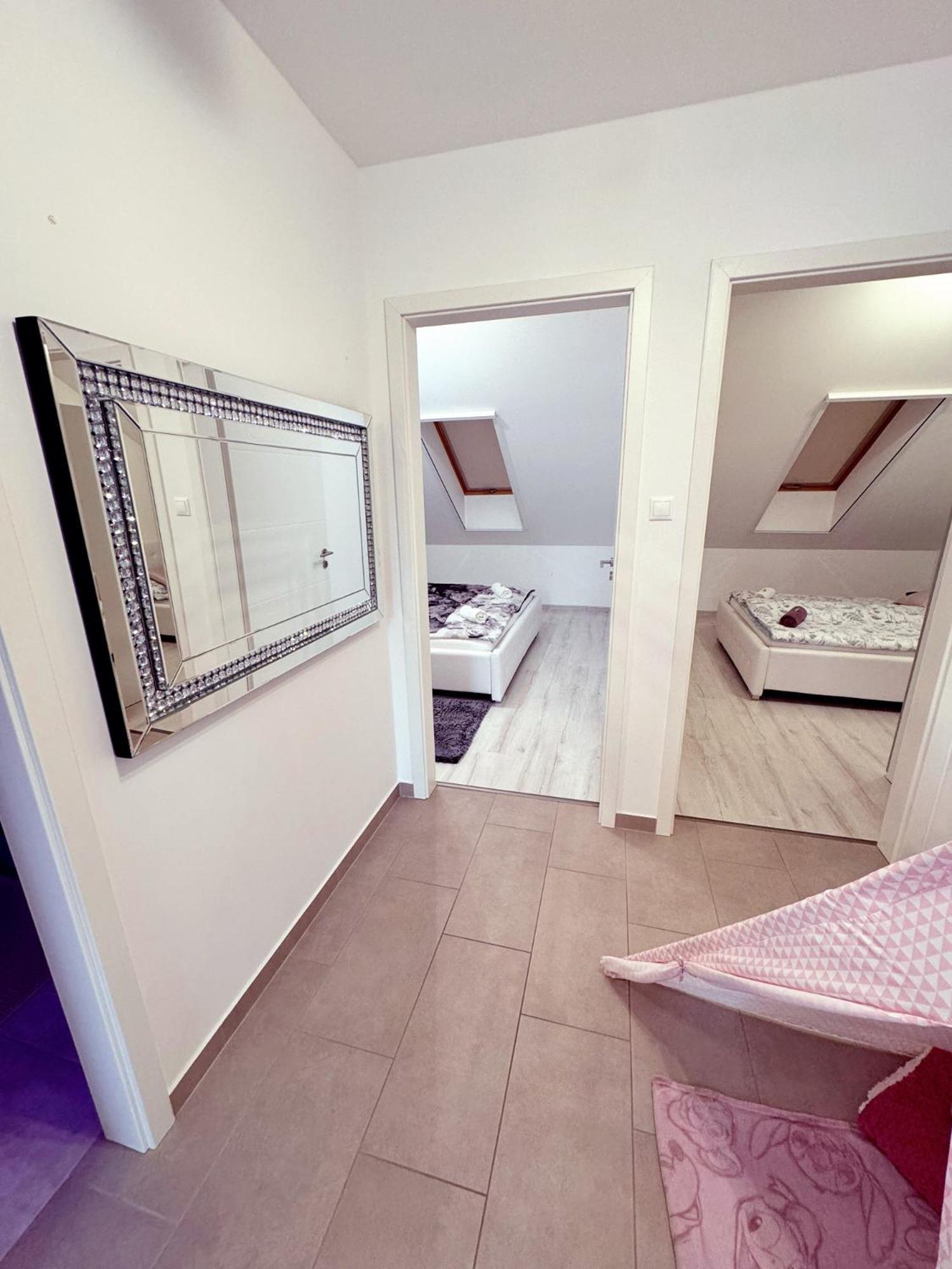 Exclusive Family Apartman Apartment Pecs Ngoại thất bức ảnh