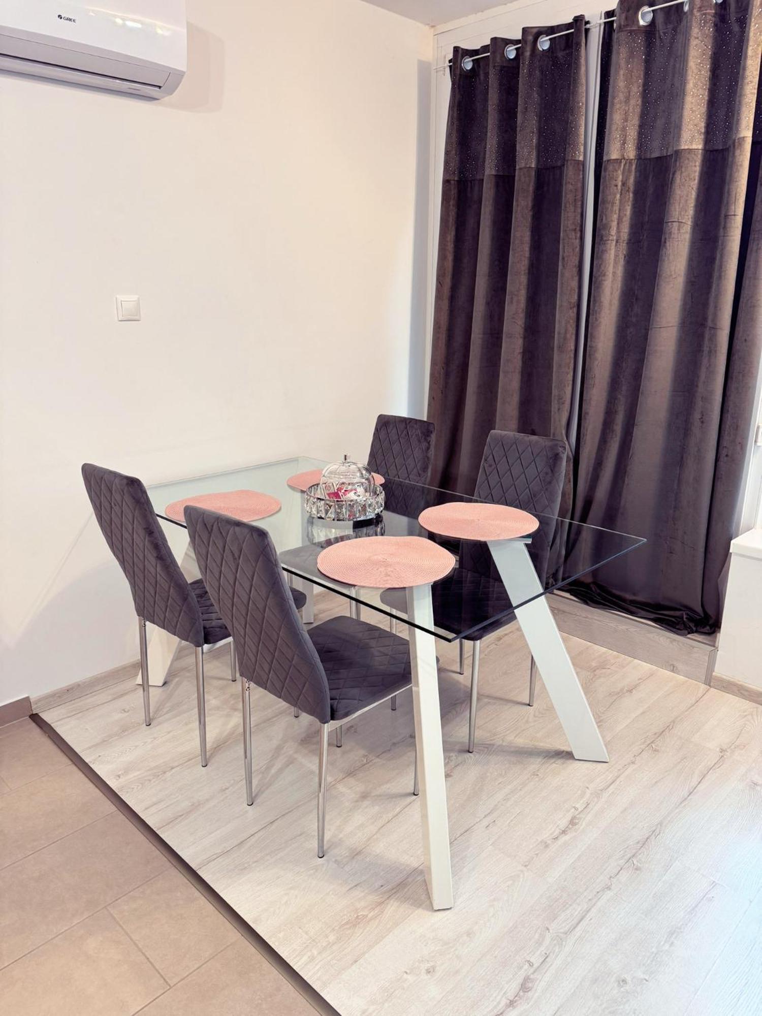 Exclusive Family Apartman Apartment Pecs Ngoại thất bức ảnh
